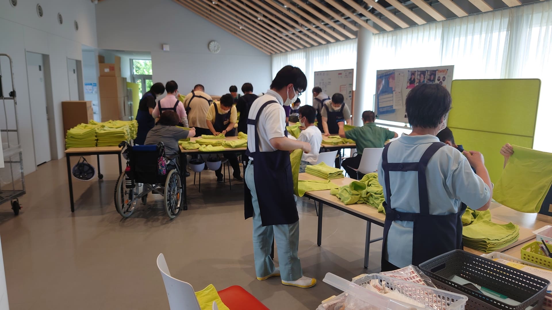 タオル作業　四つ折り