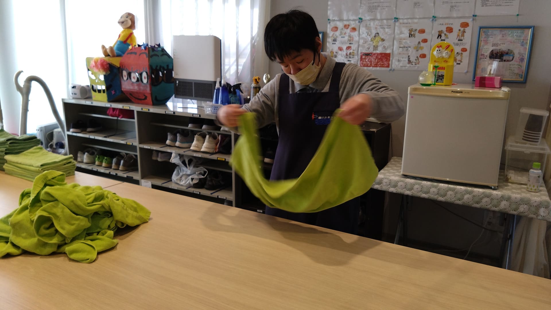 タオル作業 二つ折り