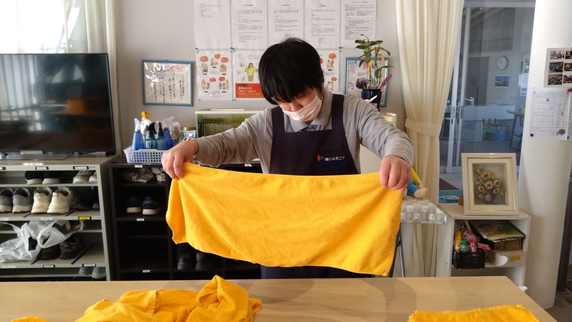 タオル作業　四つ折り