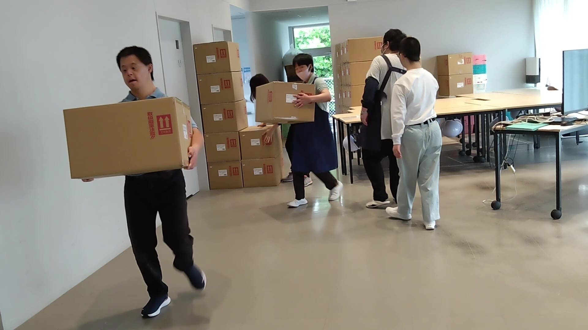 レック作業　納搬入